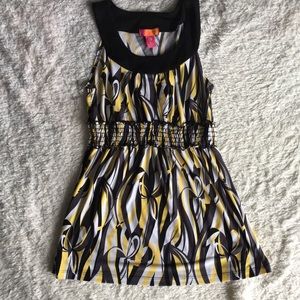 6/$20 Catch My I Top sz L sleeveless with keyhole